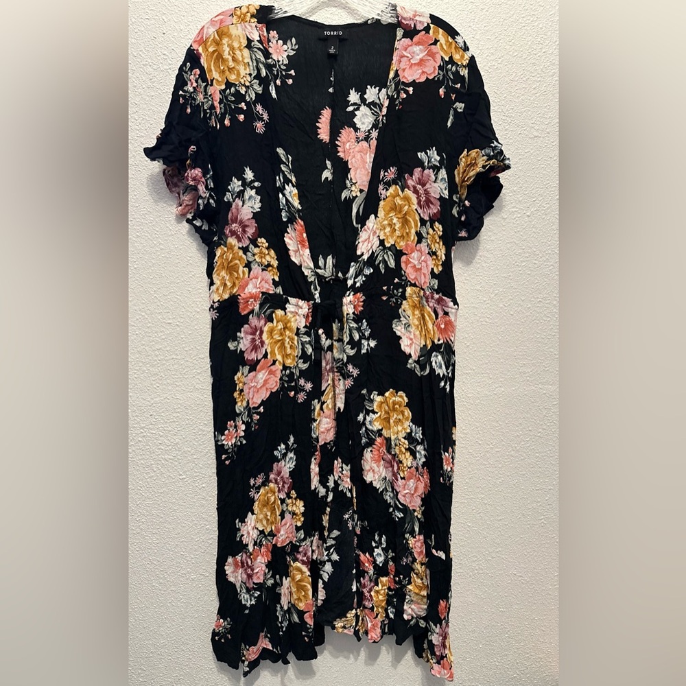 TORRID Tie Waist Crepe Floral KIMONO Cardigan Cover Up Plus Size 2 Retail $75